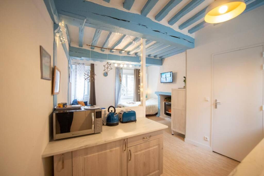 Blue Appartment With A Fireplace Dieppe Exterior photo