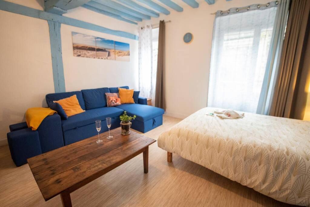 Blue Appartment With A Fireplace Dieppe Exterior photo
