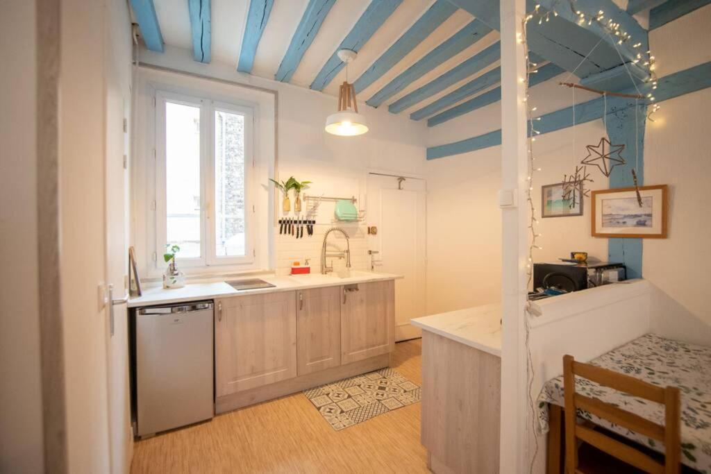 Blue Appartment With A Fireplace Dieppe Exterior photo